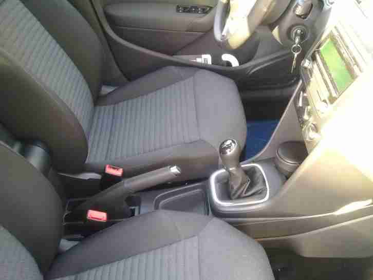 Polo 1,2 70PS "Comfort Plus" neuwertig(ca.2500Km, EU-Fahrzeug.) Viele Extras.