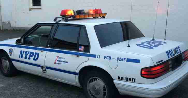 Pontiac Bonneville Police Car Cop NYPD Style Hingucker Werbeobjekt SHOW Polizei