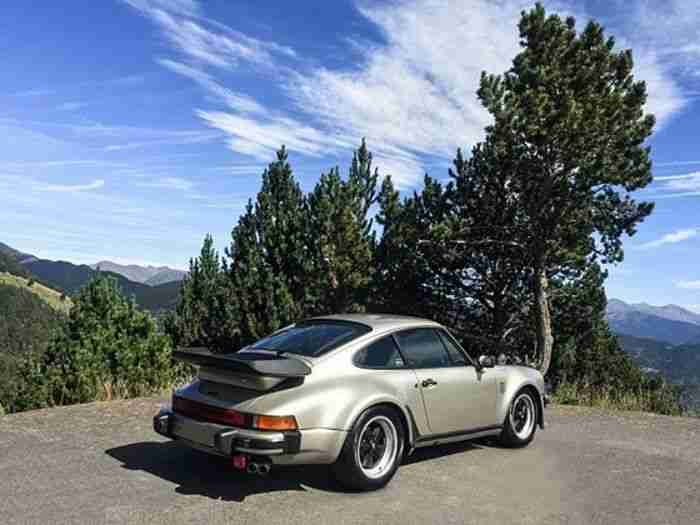 Porsche 911 3.3 Turbo 930