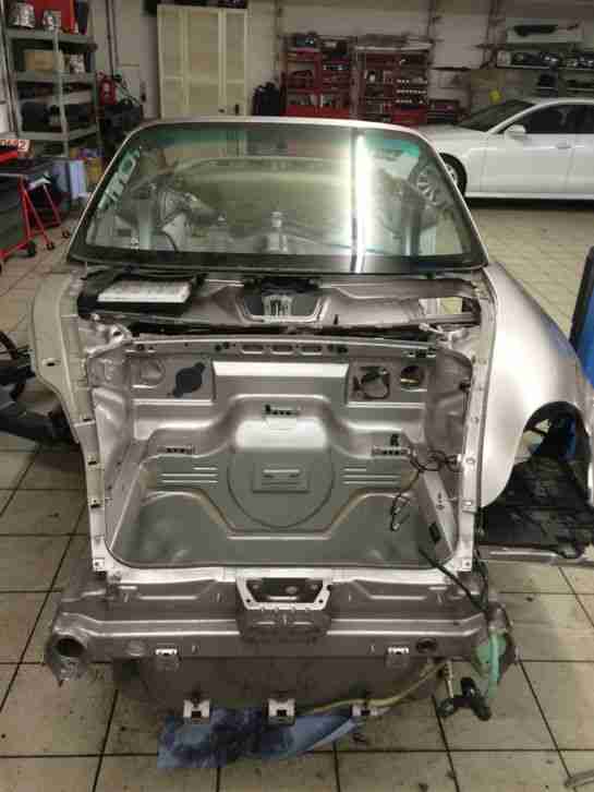 911 996 Carrera 2 Cabrio Schalter Unfallkarosse