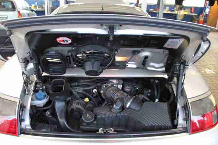 Porsche 911 Carrera 4 Typ 996 171350KM Manuele Schaltung silber/schwarz