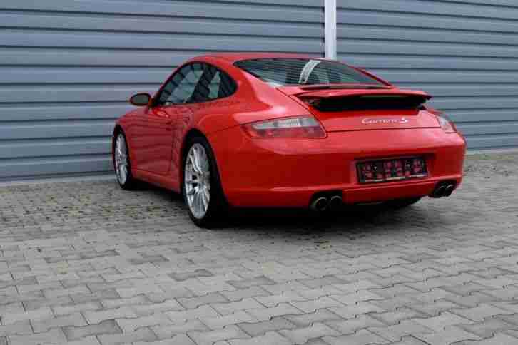 Porsche 911 Carrera S Tiptronic S scheckheftgepflegt I Schiebedach/BOSE/Xenon