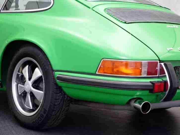 Porsche 911 t 2.4 Oelklappe -In fast 2.000 Arbeitsstungen komplett NEU- Wahnsinn