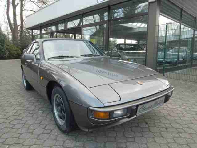 Porsche 924