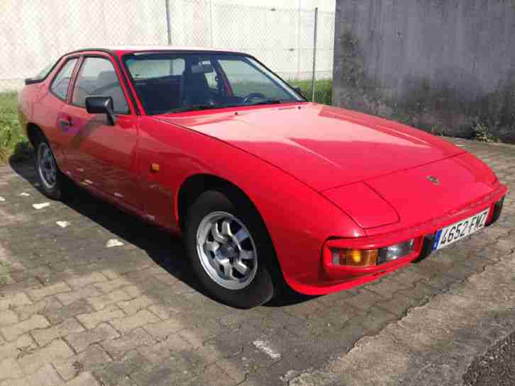924 Youngtimer in Rot