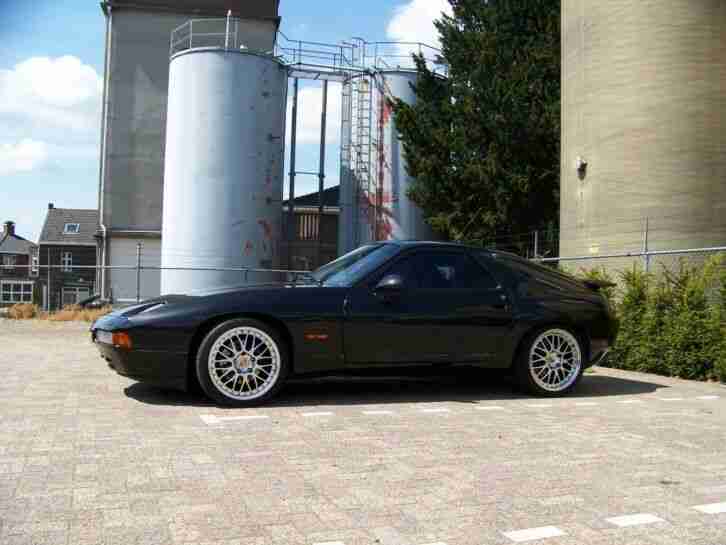 Porsche 928 GTS