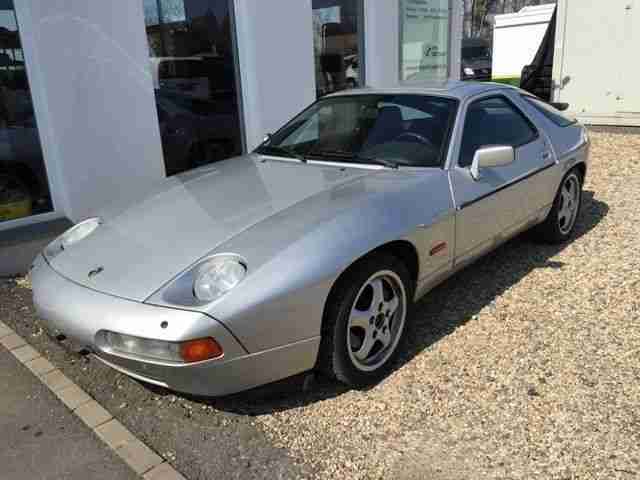 Porsche 928 S 4