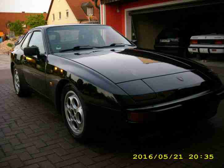 Porsche 944