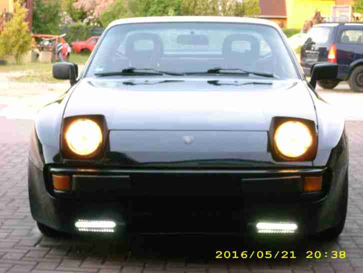 Porsche 944