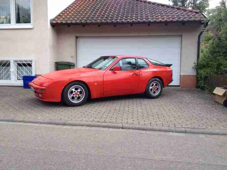 Porsche 944