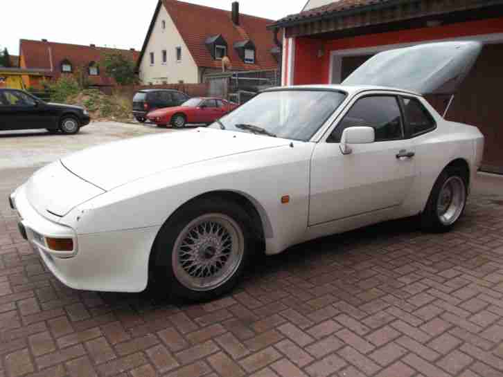 Porsche 944