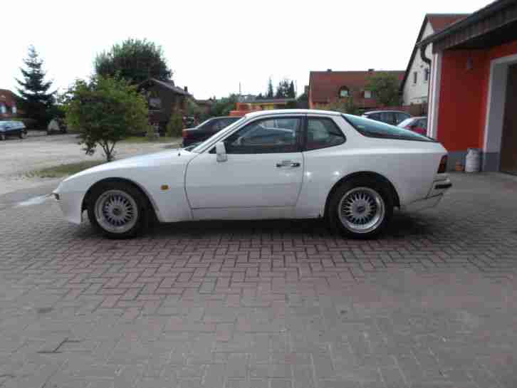 Porsche 944