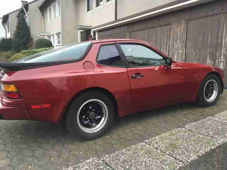 Porsche 944 1983