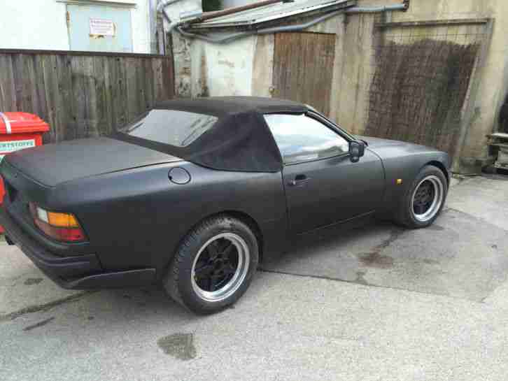 Porsche 944 - Erstzulassung 1982 - Zeitgemäßer Cabrioumbau - Fa. Leitwather
