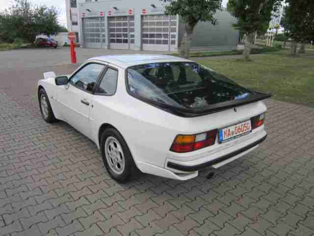 Porsche 944 S