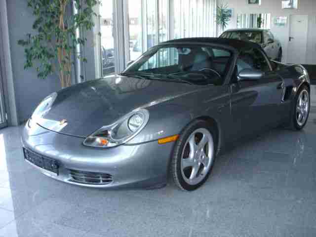 Porsche Boxster 2,7 / 18Zoll / Leder / Sportauspuff