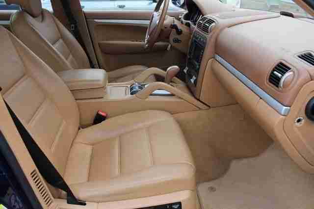 Porsche CAYENNE V6*TIPTR*NAVI*LEDER*SSD*LUFT*AHK*FACE*