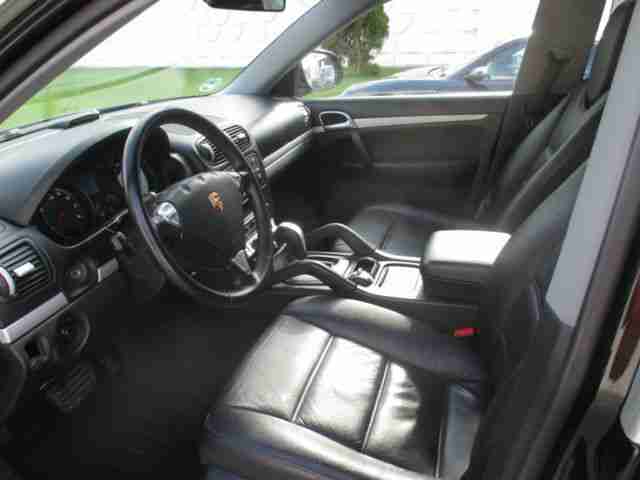 Porsche CAYENNE, VOLLLEDER SCHWARZ, TIPTRONIC S