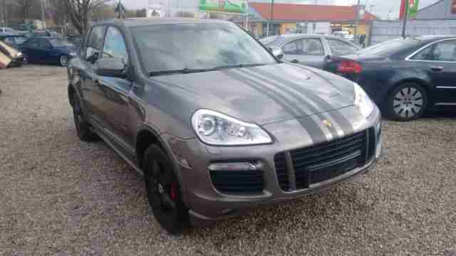 Porsche Cayenne GTS 405 PS