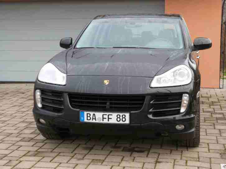 Porsche Cayenne Tipronic S Facelift schwarz tief und breit 22Zoll Felgen Top