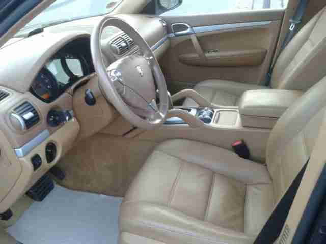 Porsche Cayenne// VOLL// LEDER// PDC// AIRMATIK// NAVI