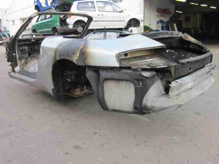 Karosse 911 Carrrera Cabrio 996 Brandschaden