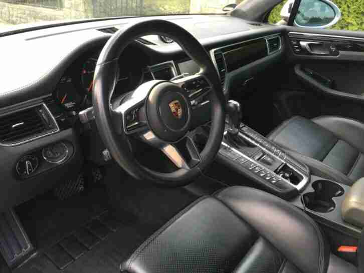 Porsche Macan Turbo mit MWSt. & PORSCHE APPROVED Garantie bis 22.05.2019