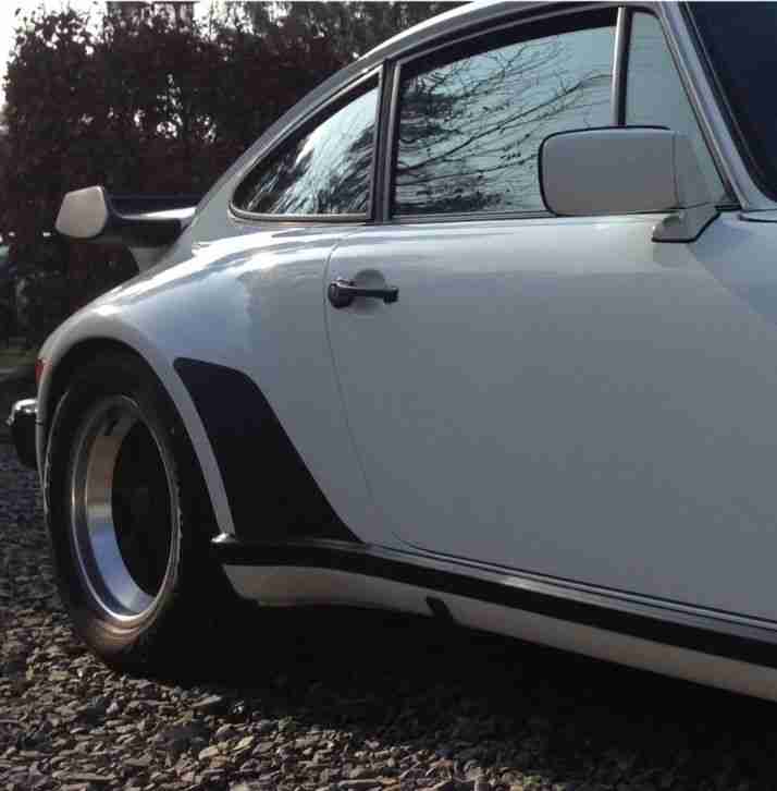 Porsche Turbo 911 (930), 3,3 Liter Scheckheft/Historie