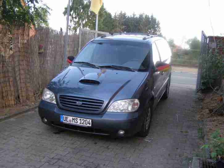 Praktischer und wirklich sehr geräumiger Kia Carnival 2,9 L D mit TÜV 07.2015