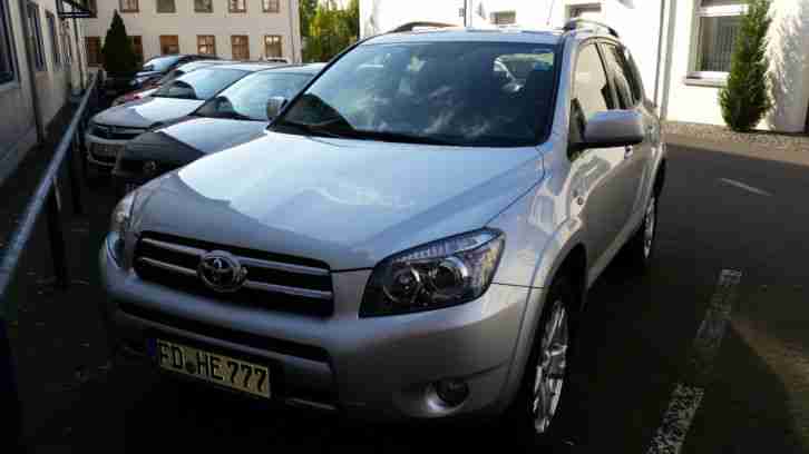 RAV-4 2.2 D-4D D-Cat Executive