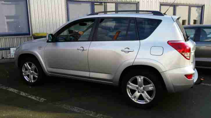 RAV-4 2.2 D-4D D-Cat Executive