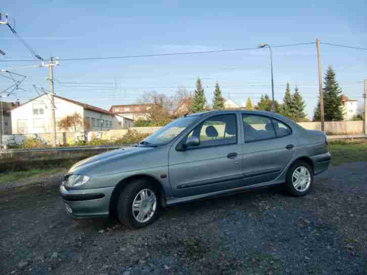 RENAULT MEGANE CLASSIC AUS ERSTE HAND NUR 69000