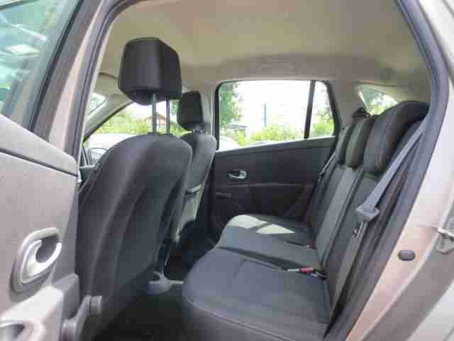 Renault Clio 1.2 16V 80 Grandtour Automatik Dynamique