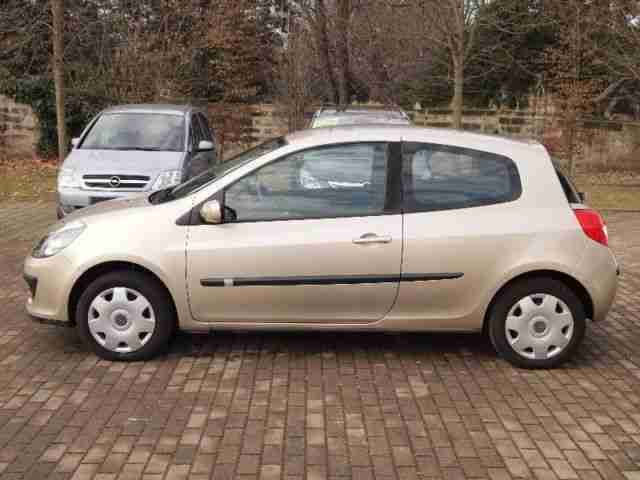 Renault Clio 1.2 16V Edition Dynamique mit Winterräder