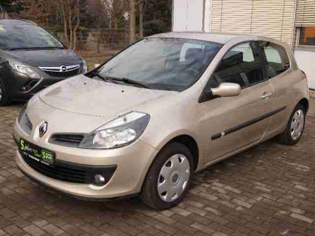 Renault Clio 1.2 16V Edition Dynamique mit Winterräder