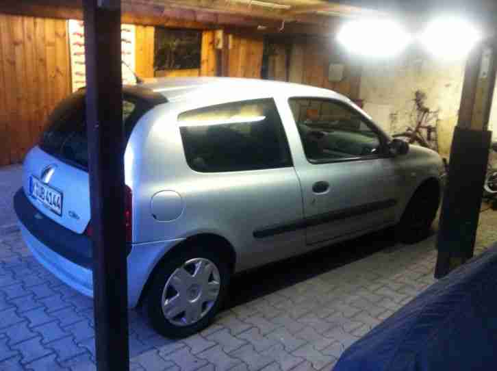 Renault Clio 1,2 16V Quickshift silber nur 77.850 km