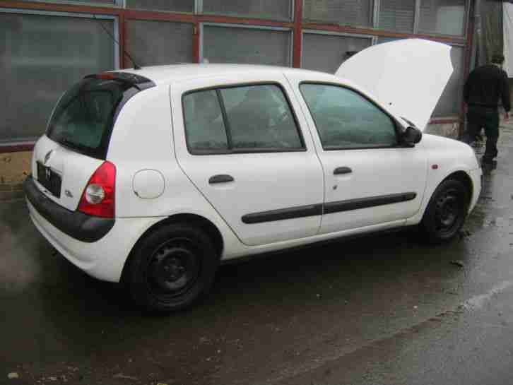 Clio 1, 2 16v Bj. 2002 erst 68366 km! gleicher