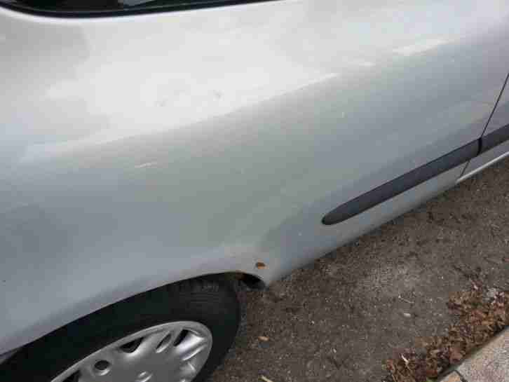 Renault Clio 1,2 TÜV bis März 2018