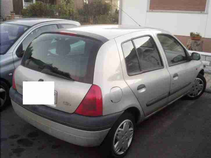 Clio 2 75 PS silbermetallic Tüv bis 11.2016