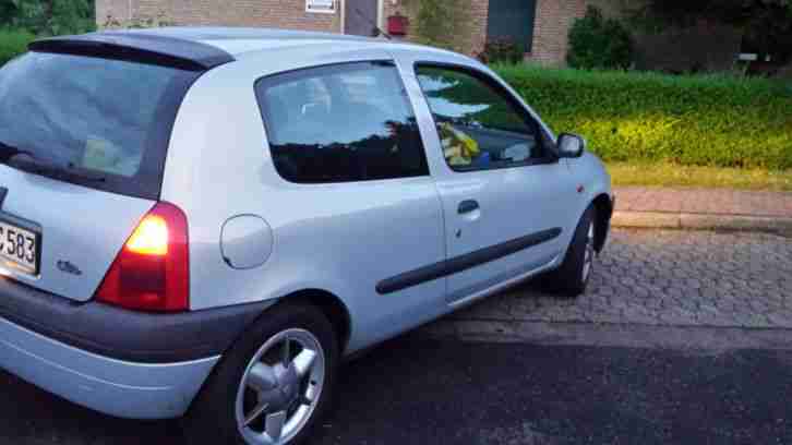 Renault Clio 2 - BJ.99- 147000 KM