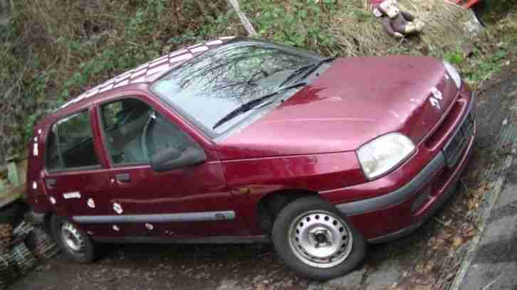 Renault Clio, 40 Kw, Bj. 1996, Winterauto, Tüv Juli 2018, 2 neue Winterreifen