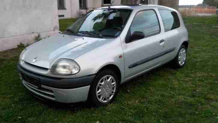 Renault Clio - 8 Fach Bereifung - Tüv 09/15 - Fahrbereit