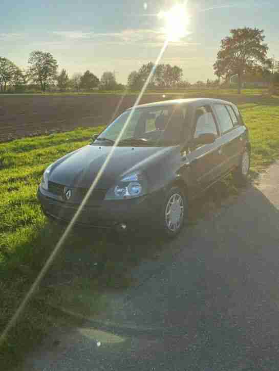 Renault Clio Blue