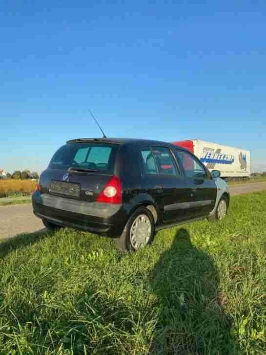 Renault Clio Blue