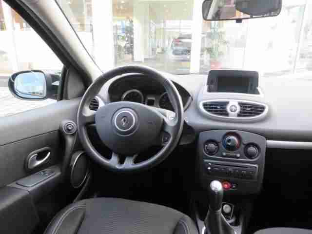 Renault Clio III 1.2 16V TCe 100 Dynamique