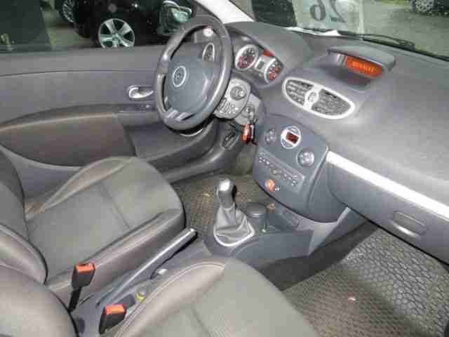 Renault Clio III 1.2 16V TCe 100 Dynamique