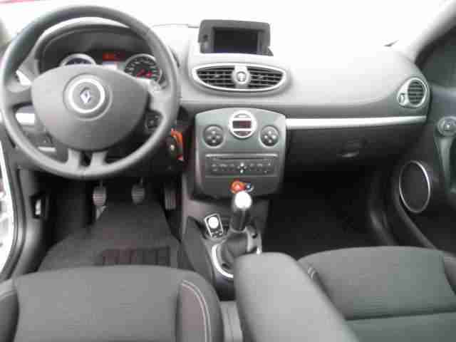 Renault Clio III 1.2 16V TCe 100 Night & Day