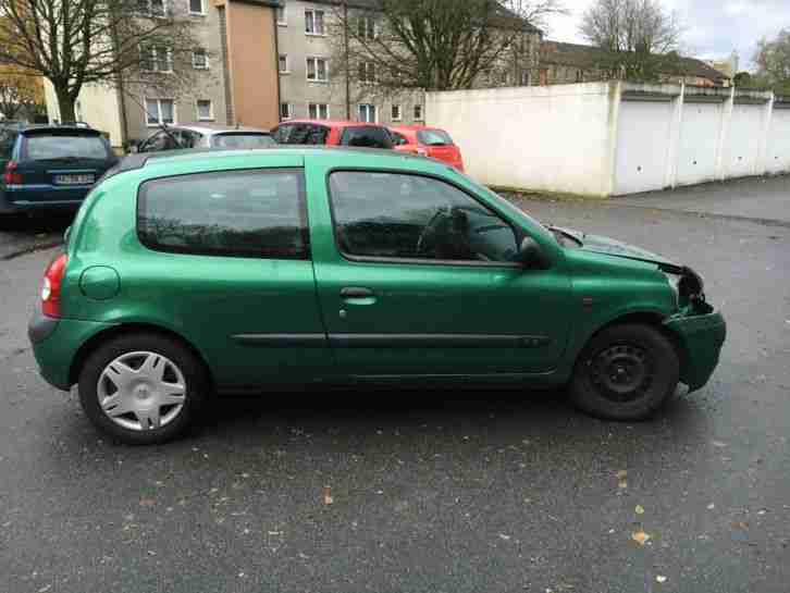 Renault Clio für Bastler!! Fahrzeug ist fahr bereit.