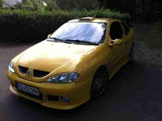 Megane Coupè mit vielen Tuningteilen alles