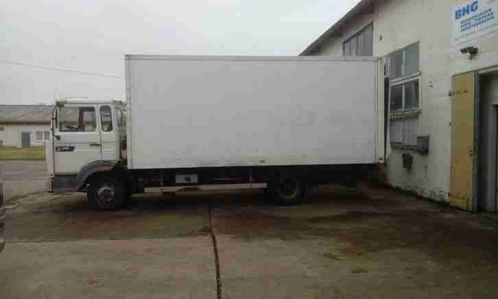 Renault Midliner S140 mit Koffer und Laderampe